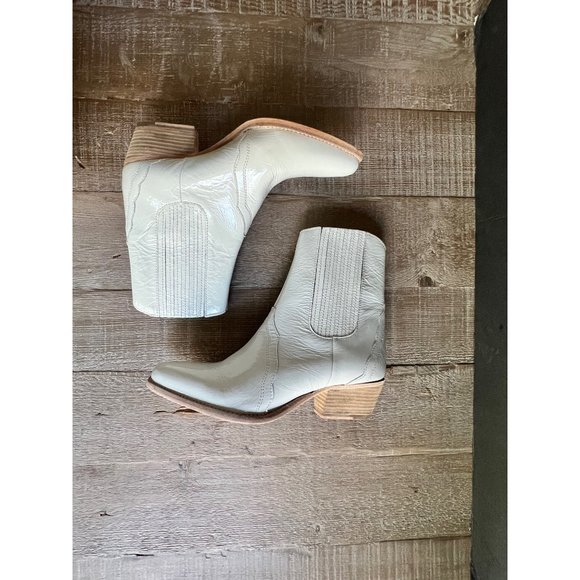 FREE PEOPLE New Frontier Chelsea Boots in Ivory patent leather 39 - Picture 5 of 8